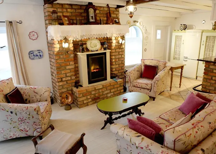 Annie\'S Corner House